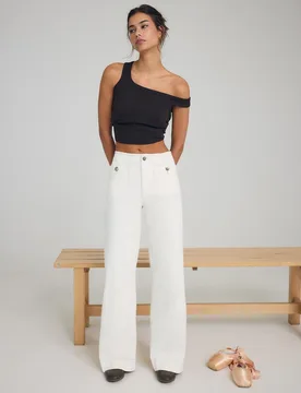 D77 Minimalistische Jeans mit Taschen Vanille 38 - Stradivarius - FashionsVida