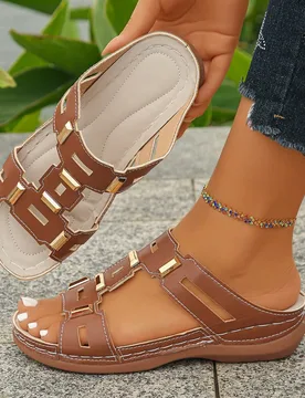 Sandalias de plataforma con punta de cuña para mujer, nuevo estilo de verano, con elegantes tachuelas caladas en color marrón, ideales para playa y - Shein - FashionsVida