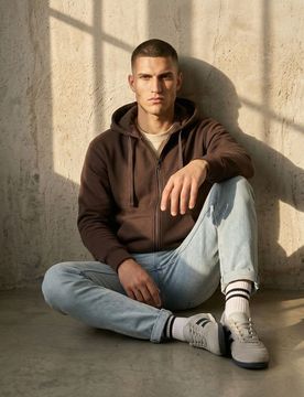 Top da jogging con zip e cappuccio - marrone polveroso