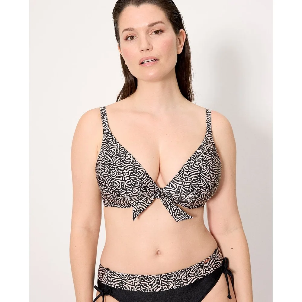 Tops de bikini reductor estampado con brillo en copa d - Ysabel Mora - FashionsVida