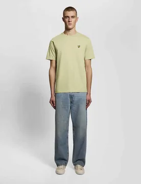 T-shirt mezza manica verde pistacchio in cotone con logo aquila gialla ricamata sul petto - Lyle & Scott - FashionsVida