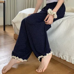 Pantalones de pijama cómodos para mujer con parches de lunares y encaje