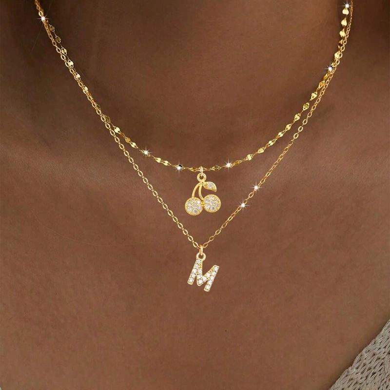 Piezas Collar minimalista de moda con colgante de letra y cereza, cadena de acero inoxidable para mujer