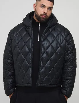 Herren Plus Oversized Boxy Hochglanz Gesteppte Kapuzen-Stehkragen Pufferjacke Black Größe 2XL - boohooMAN - FashionsVida