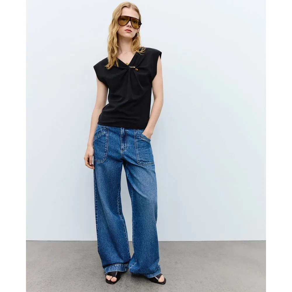 Camiseta de mujer con detalle de abalorio en escote - Tintoretto - FashionsVida