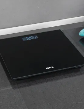 Personenwaage LCD Schwarz, digitale Körperwaage mit LCD-Display - WENKO - FashionsVida