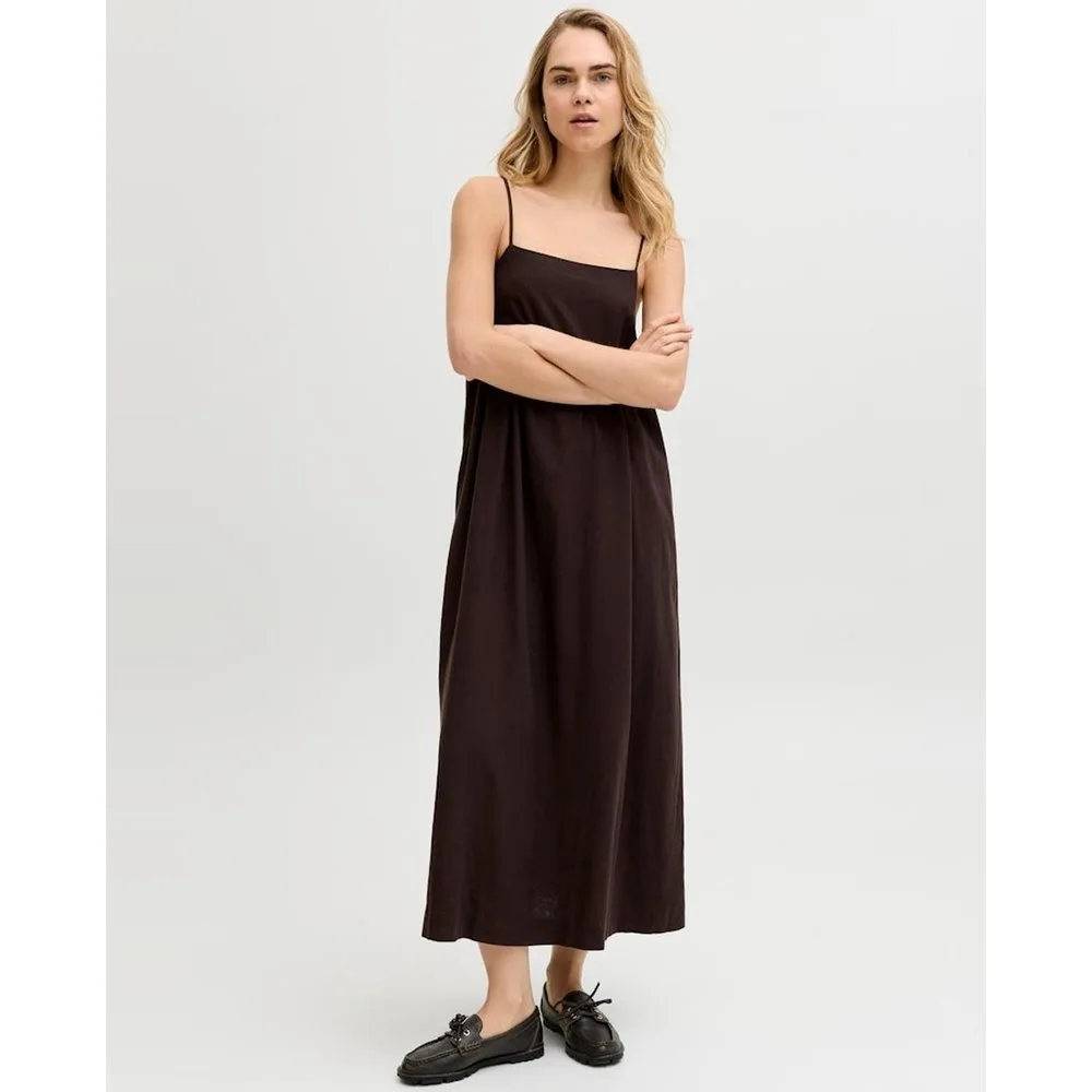 Jack & Jones - Vestido largo de tirantes con cuello cuadrado - jack & jones - FashionsVida
