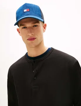 Berretto trucker blu denim con patch logo frontale e pannelli in rete - Tommy Jeans - FashionsVida