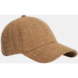 Gorra de mujer confeccionada en tejido bouclé