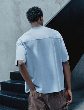 T-Shirt Relaxed Fit Con Overlock