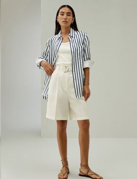 Bermuda Chic Seta-Lino 52: Pantaloncini Eleganti e Traspiranti per l'Estate