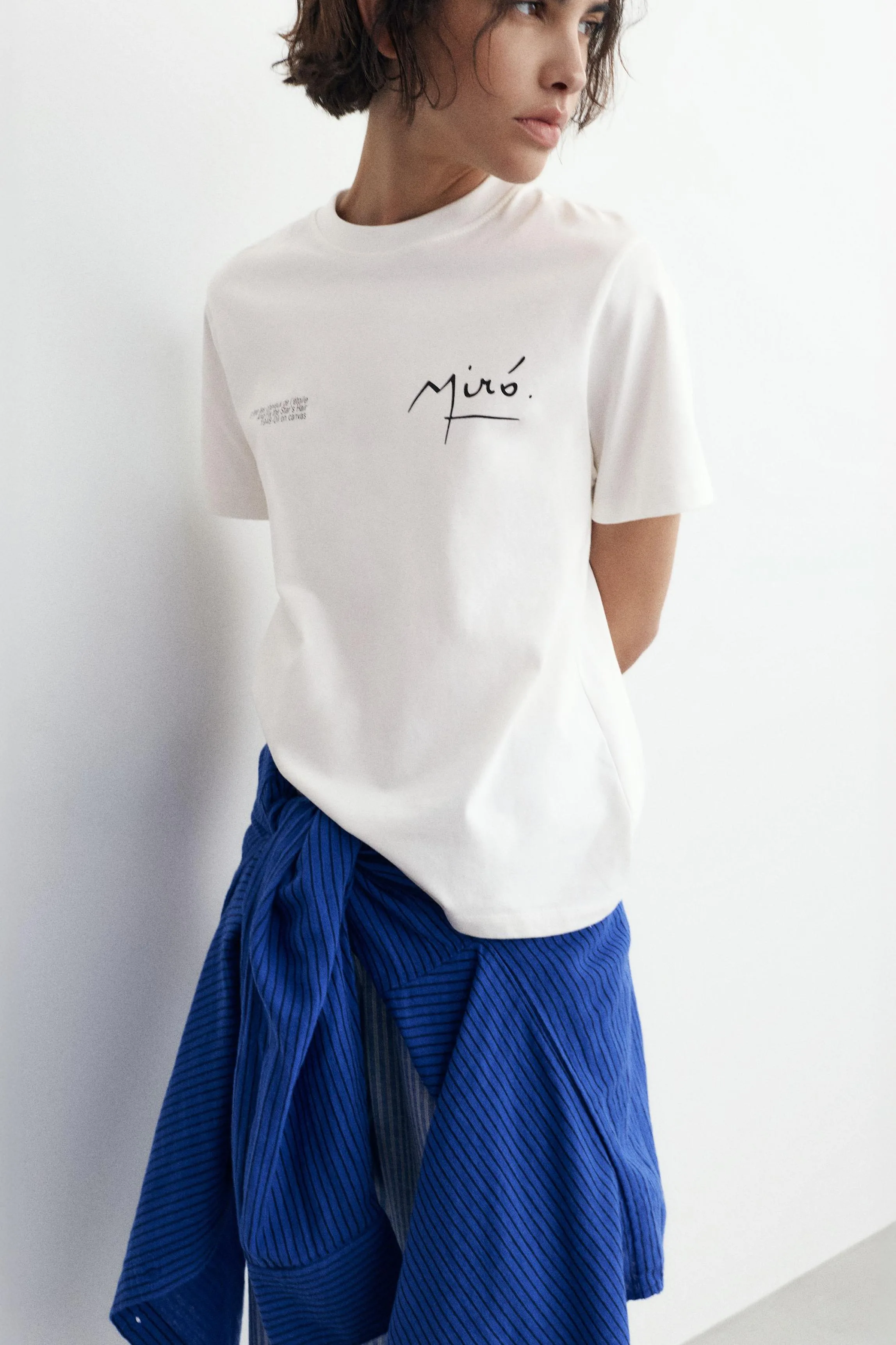 Miró Short Sleeve T-Shirt (Size: ) - Pull&bear - FashionsVida