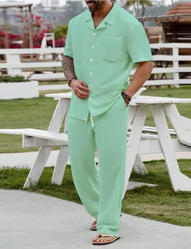Conjunto de camisa de manga corta de un solo pecho y pantalones de unicolor para hombre de talla grande, para vacaciones - Shein - FashionsVida