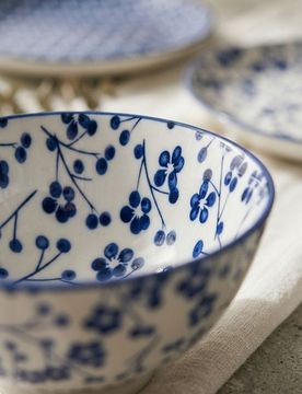 Ciotola in ceramica con motivo floreale - bianco
