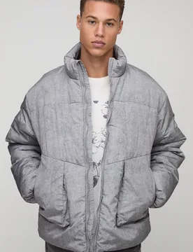 Herren Tall Oversized Fit Gewaschene Nylon Wattierte Stehkragen Pufferjacke Grey Größe 2XL - boohooMAN - FashionsVida
