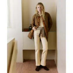 Pantalón recto de mujer con cinco bolsillos