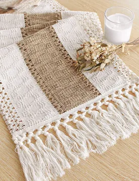 Pieza Corredor de mesa de encaje de ganchillo hecho a mano con borlas, color crema y marrón elegante, perfecto para comedor y dormitorio, decoración - Shein - FashionsVida