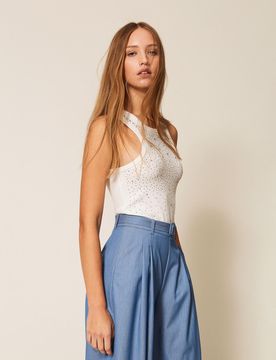 Top côtelé avec broderie