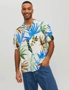Camicia bianca mezza manica in pura viscosa con fantasia piante multicolor - Jack & jones - FashionsVida
