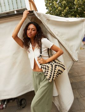 Sac hobo Ushu effet raphia avec imprimé