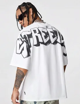 Camiseta de manga corta y cuello redondo de corte holgado con estampado en inglés, adecuada para el verano, para salir, para amigos, con estilo urban - Shein - FashionsVida