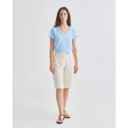 Camiseta de mujer de algodón con cuello en pico