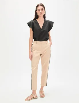 Pantalón recto de mujer con bandas laterales - Lola Casademunt - FashionsVida