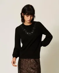 Pull avec incrustation en dentelle macramé