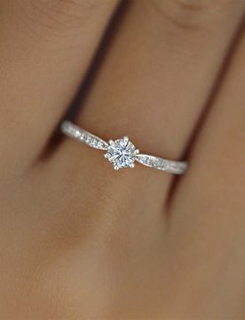 Pieza Anillo de plata de ley 925 con 6 garras y circonita cúbica, clásico y versátil, adecuado como regalo de vacaciones para mujeres o accesorio p