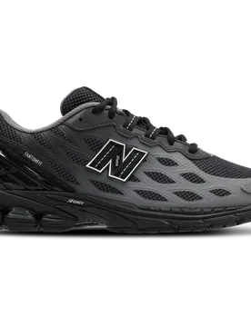 R Herren Sneaker - Schwarz - Größe 44 - Plastic/Polycarbonate Black 44 - New Balance - FashionsVida