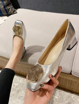 Otoño Clásico de moda Bailarinas de mujer de tacón grueso con punta cuadrada, de terciopelo dorado a juego con hebilla de metal con rhinestones - Shein - FashionsVida