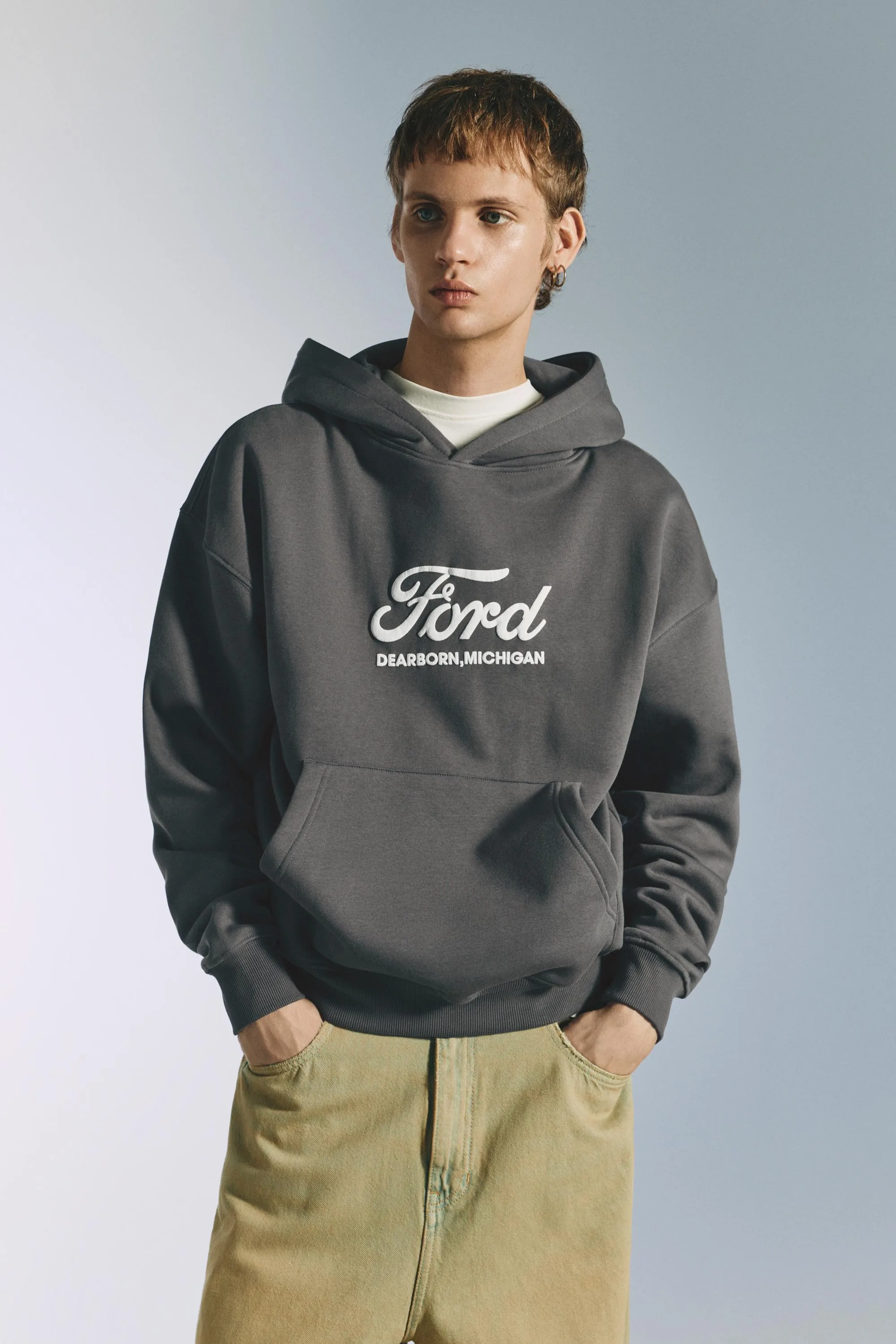 Pull&Bear Ford Hoodie (Size: ) - Pull&bear - FashionsVida