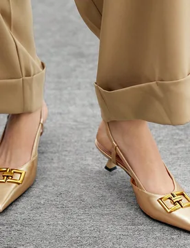 Zapatos de tacón de aguja con cadena y diseño de talón descubierto y recortado para mujer, zapatos de vestir de tacón de gatito de tacón alto par - Shein - FashionsVida