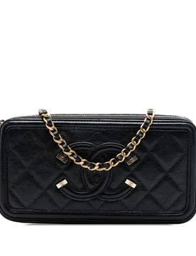 Caviar CC Filigree Clutch with Chain - Chanel - FashionsVida