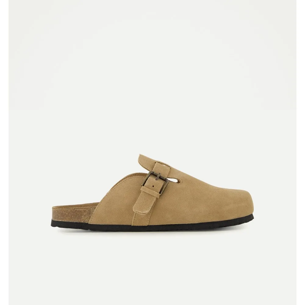 Zuecos de mujer de piel con hebilla - Green Coast - FashionsVida