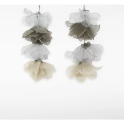 Maxi pendientes de flores en organza