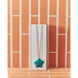 Collar con adorno de estrella