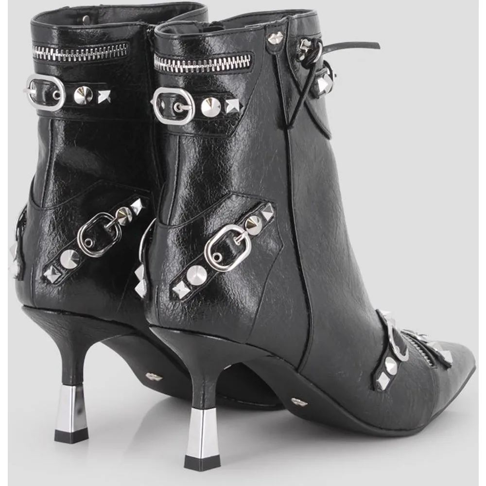 Botines de mujer con tacón fino y puntera afilada - Blogger - FashionsVida