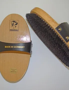 Manski Kardätsche - natur lackiert, Gr.XL - Reitsport Manski - FashionsVida