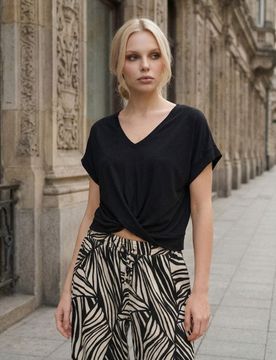 Blusa in cotone con scollo a V e dettaglio attorcigliato sul fondo - nero