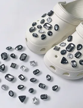 Piezas (aleatorio) Adornos de zapato de rhinestone plateado-gris, clips de zapato de diamante falso de alta calidad, adecuado para decorar zuecos, zap - Shein - FashionsVida
