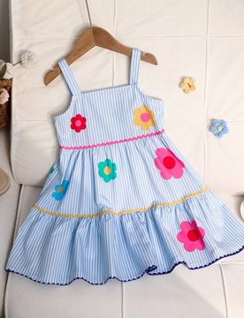 Vestido de tirantes casual de niña con rayas tejidas