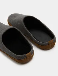Felt Mule Slippers with Freshfeet™ Charcoal Mix male
