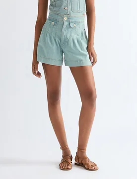 Pantalones cortos con pliegues frontales - Wrangler - FashionsVida