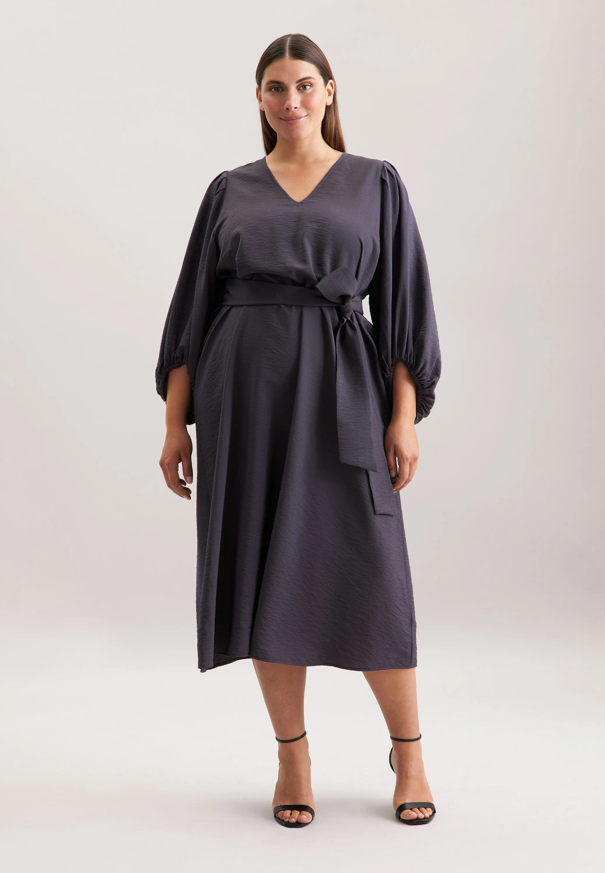 Blusenkleid mit V- Ausschnitt Grau 54 - Seidensticker.com - FashionsVida
