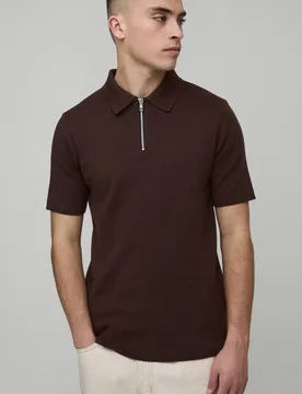 Herren Muscle Fit Soft Touch 1/4 Zip Gestricktes Poloshirt Chocolate Größe XL - boohooMAN - FashionsVida