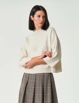 Maglia bianca colo avorio in misto viscosa con maniche tre quarti e motivo a intarsio sul fondo - Hlo! - FashionsVida