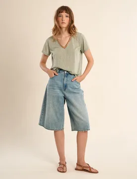 Camiseta de mujer de manga corta con detalle en el escote - Molly Bracken - FashionsVida