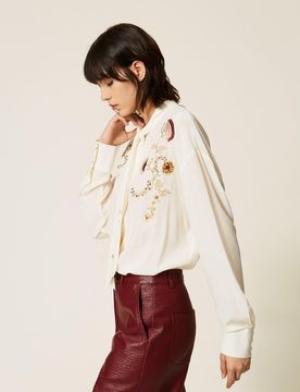 Blouse en crêpe de Chine avec broderie