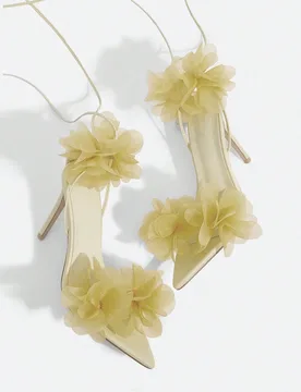 Sandalias de tacón alto elegantes y de moda con decoración floral 3D de punta puntiaguda en color amarillo para mujer - Shein - FashionsVida